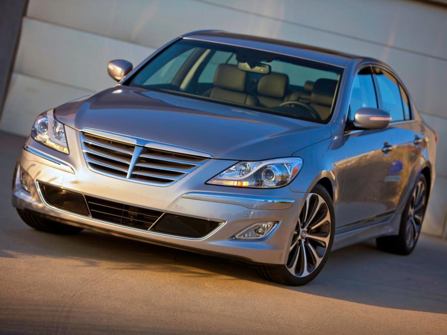 Hyundai Genesis R-Spec 2011 года  (фото 9 из 21)